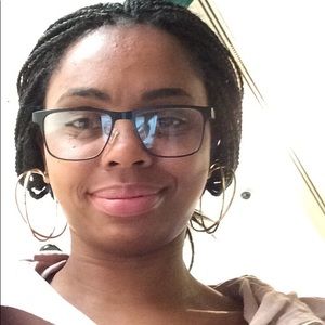 Meet your Posher, Carolyn